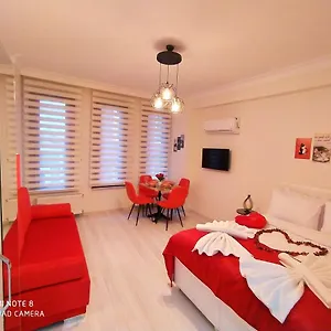 2* Aparthotel Pera Colour House